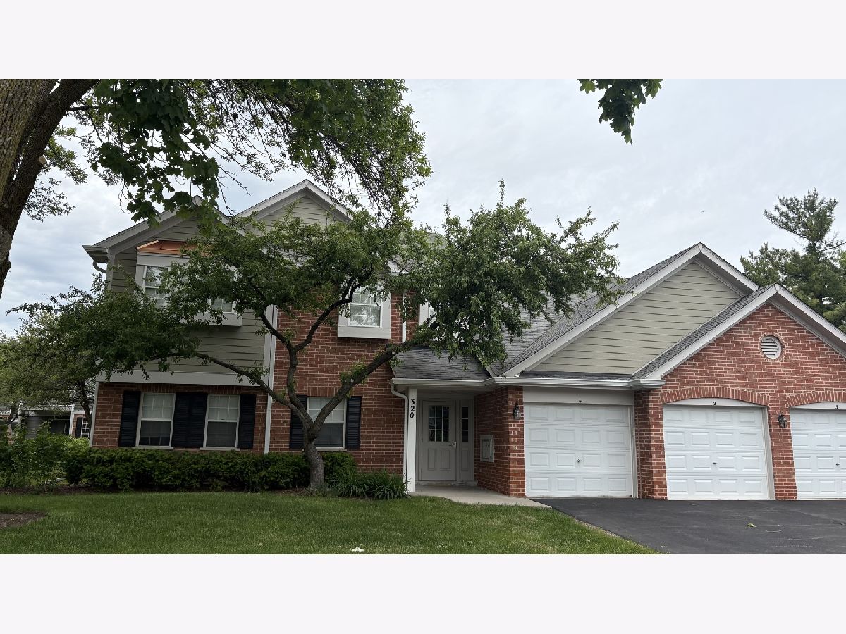 Condos & Townhomes Rented Heatherwood Estates Schaumburg Illinois, 320 Pembroke