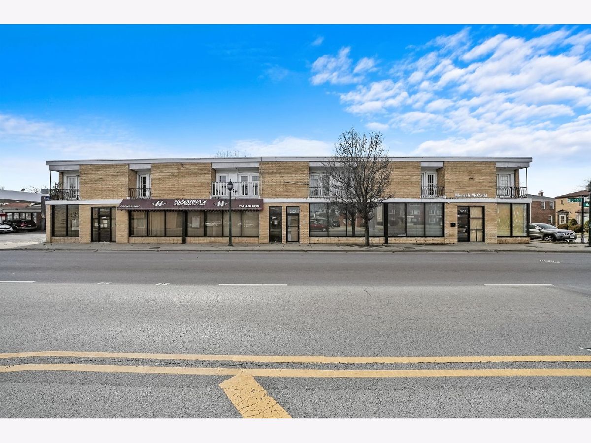 Rented Evergreen Park Illinois, 8701 Mozart