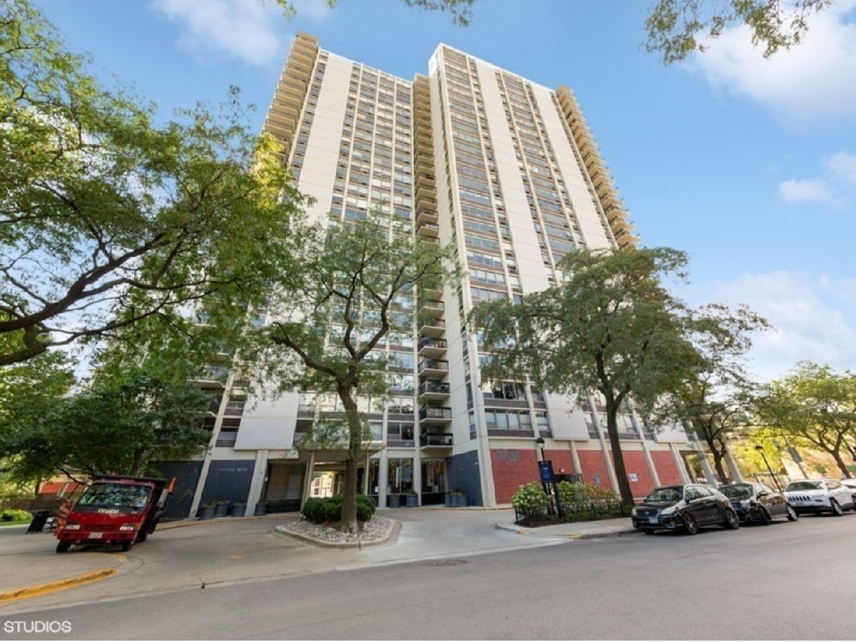 Condos & Townhomes Rented Sandburg Village Chicago Illinois, 1360 Sandburg