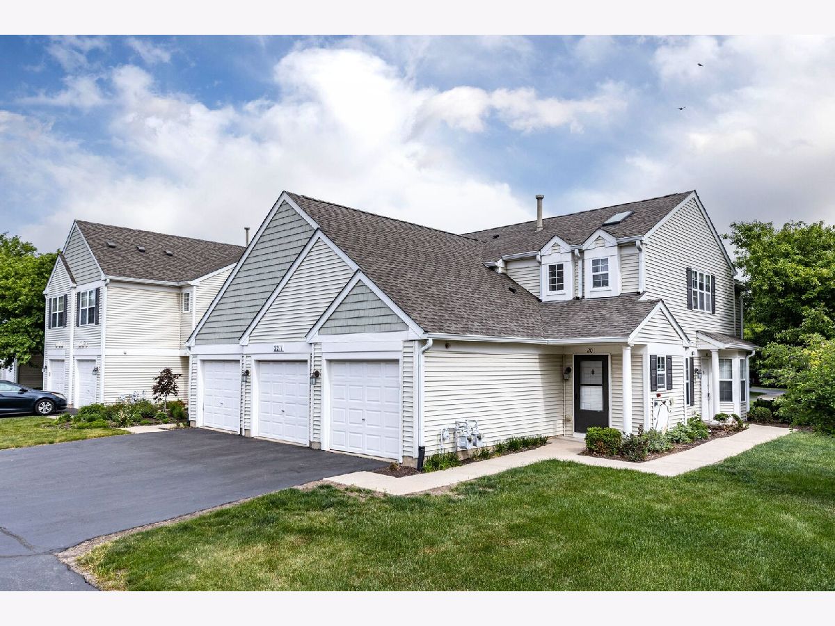 Townhomes & Condos Sold Windridge Naperville Illinois, 2211 Waterleaf