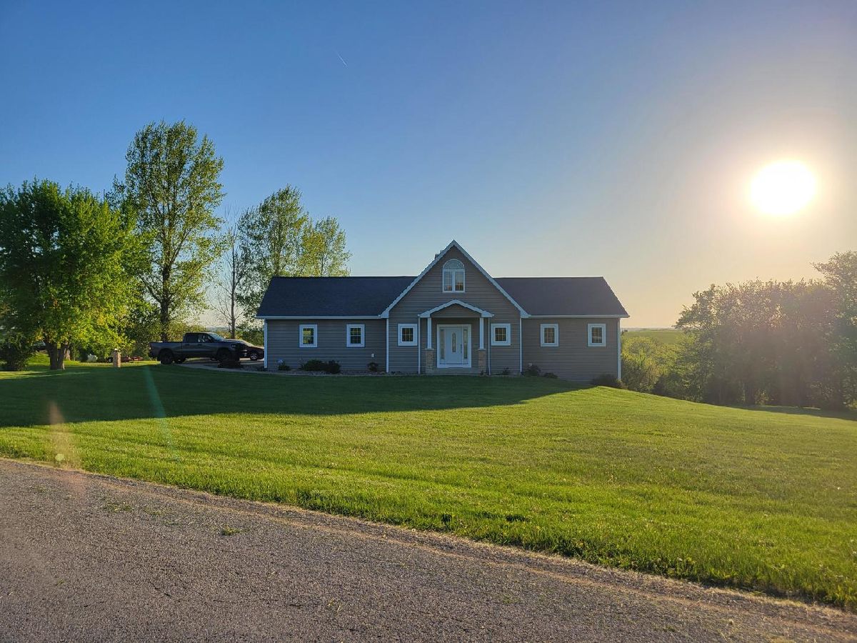  For Sale East Dubuque Illinois, 7648 Indian Ridge Road