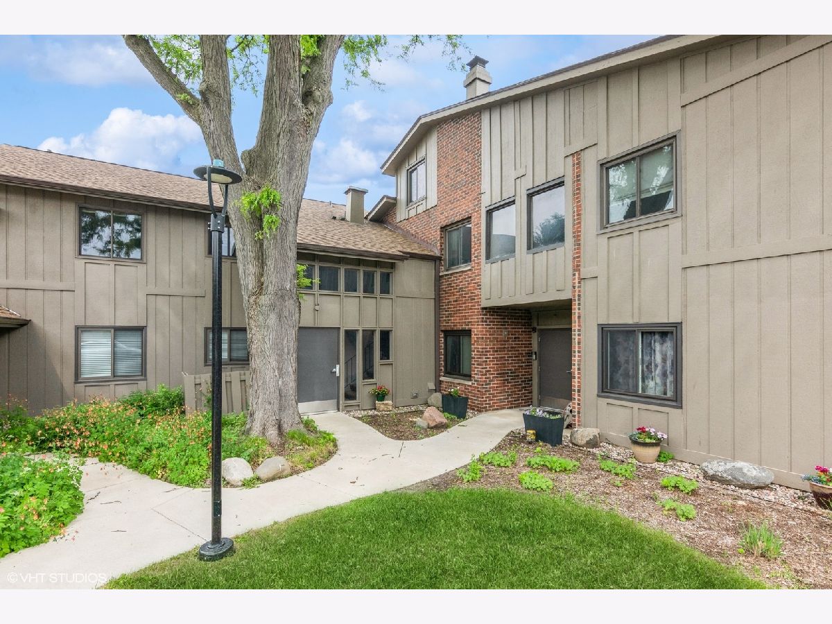 Condos & Townhomes & Homes Sold Emerald Green Warrenville Illinois, 2S601 Enrico Fermi