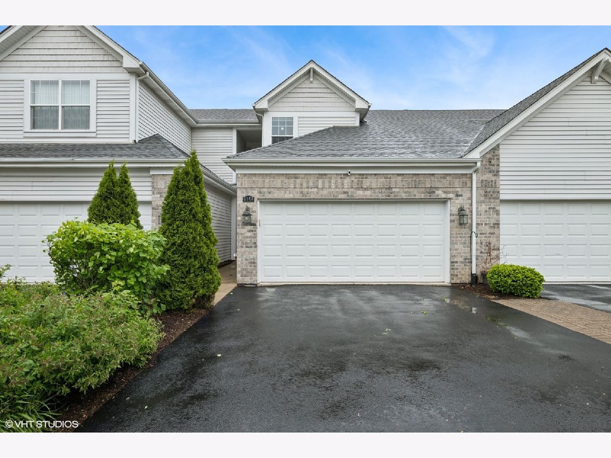 Townhomes & Homes Sold Falcon Green Lakewood Illinois, 9158 Falcon Greens