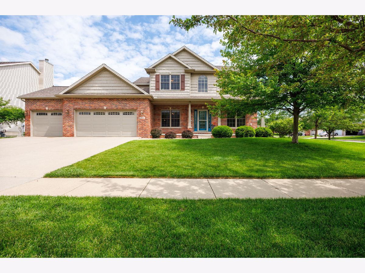 Homes & Condos & Townhomes Sold Tipton Trails Bloomington Illinois, 2814 Stevenson