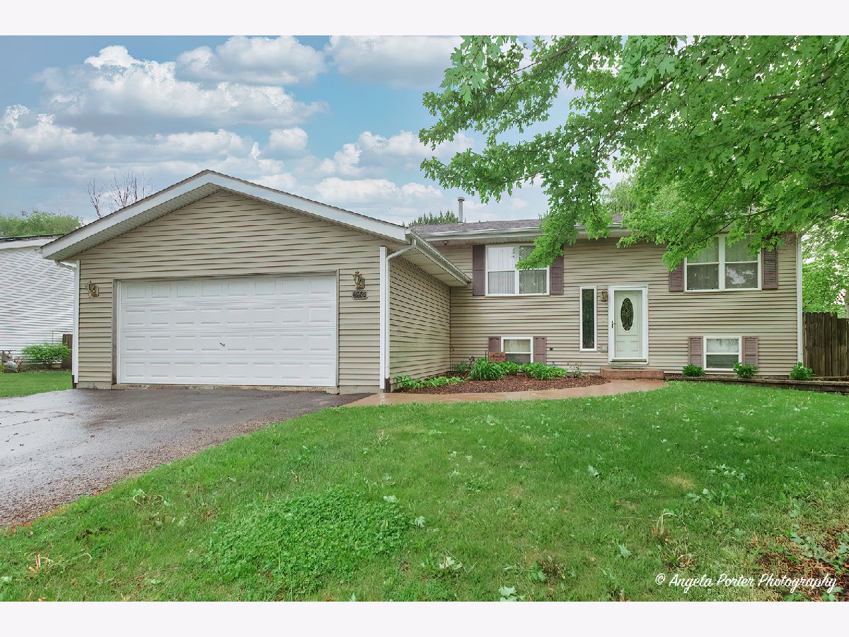  Sold Capron Illinois, 140 Shadowbrook