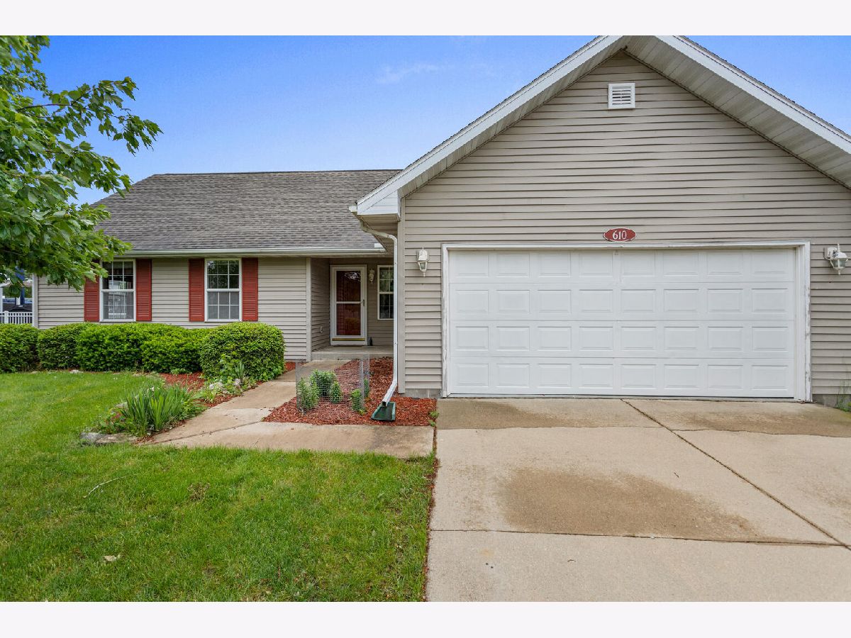  Sold St Joseph Illinois, 610 Chestnut