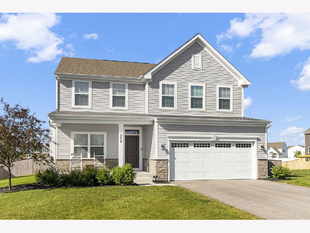 Homes Sold Fairwind Sandwich Illinois, 1258 Wood Cliff