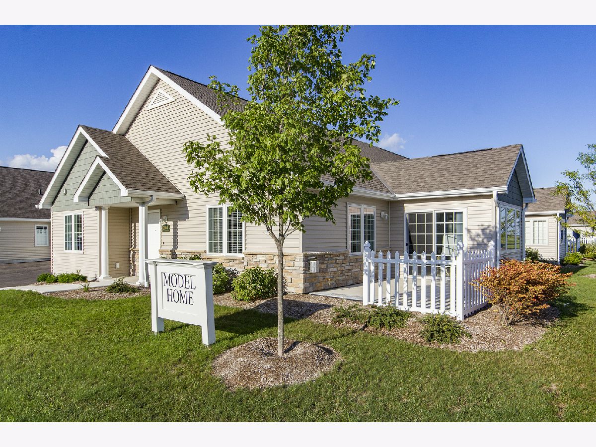 Condominiums Sold Somerset Farm Sycamore Illinois, 2164 Waterbury