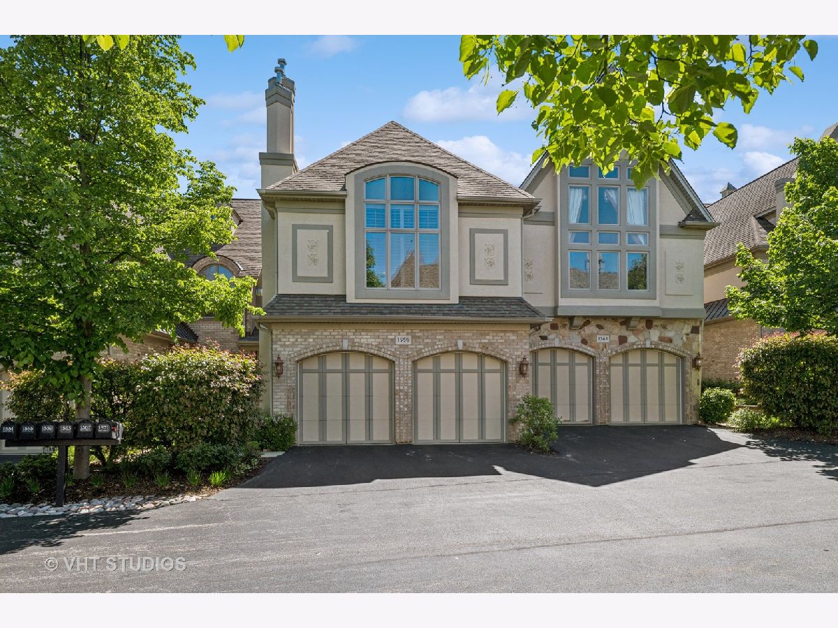 Townhomes Sold Maison Du Comte Palatine Illinois, 1559 Paul Le Comte