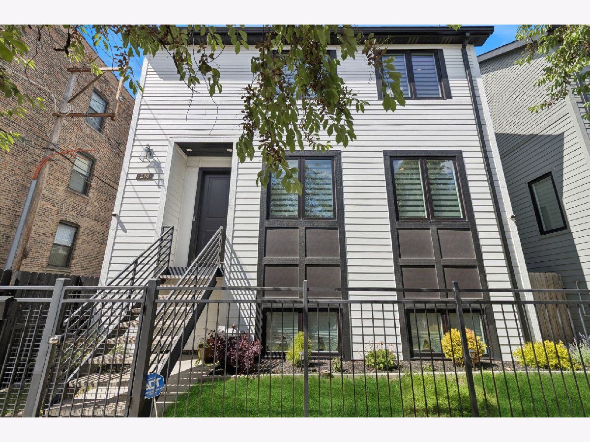 Condos & Townhomes & Homes Sold Bronzeville Chicago Illinois, 218 46th