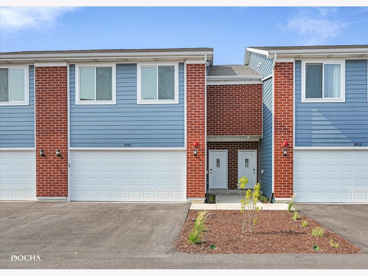 Condos & Townhomes Sold Townes Of Kendall Market Place Yorkville Illinois, 1121 Gillespie