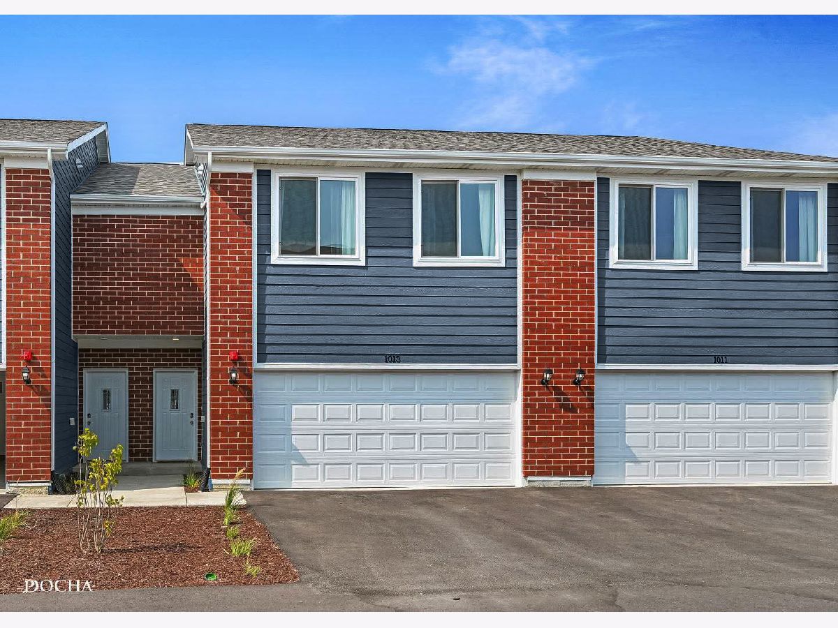 Condos & Townhomes Sold Townes Of Kendall Market Place Yorkville Illinois, 1232 Gillespie