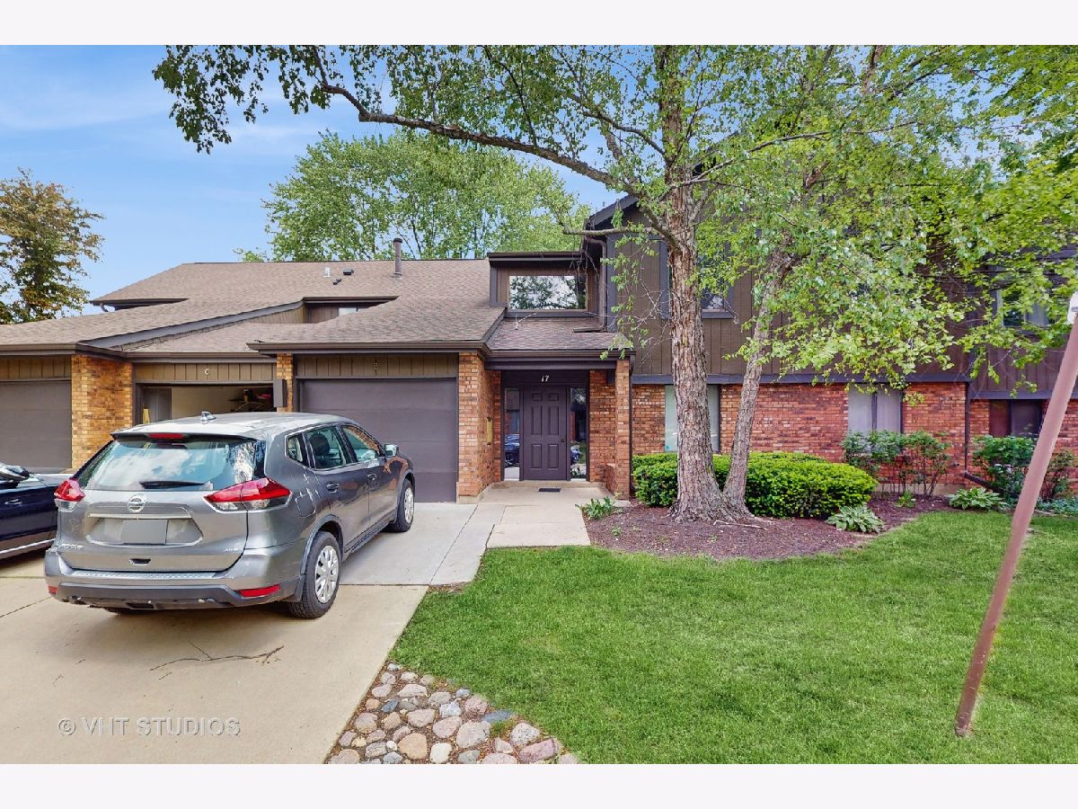 Condominiums Sold Manor Homes Of Century Oaks Elgin Illinois, 17 Creekside