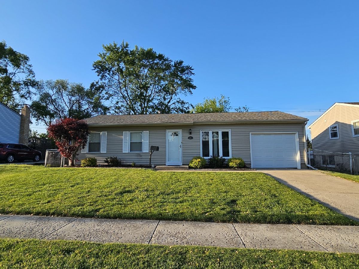 Homes Rented Hampton Park Romeoville Illinois, 302 Healy