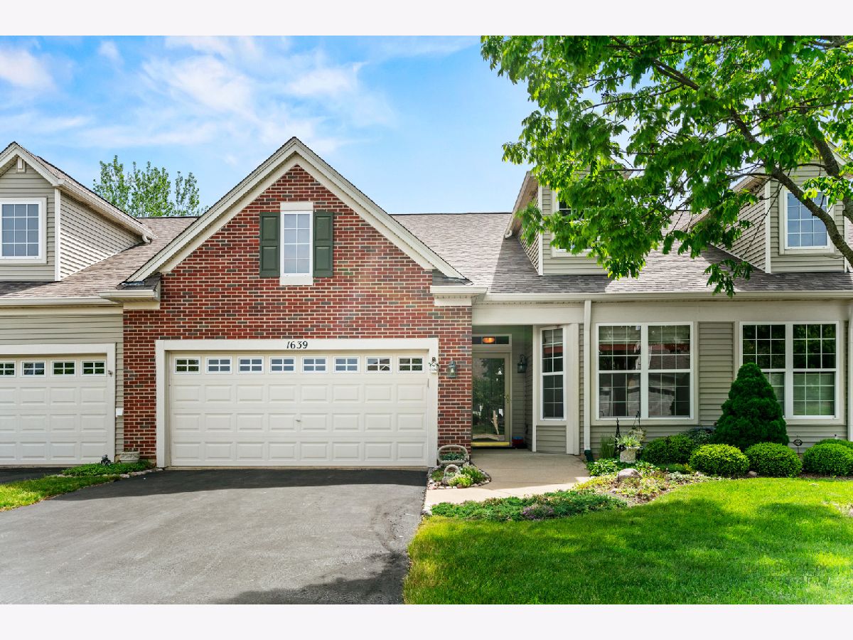Townhomes Sold Chatham Grove Aurora Illinois, 1639 Sedona