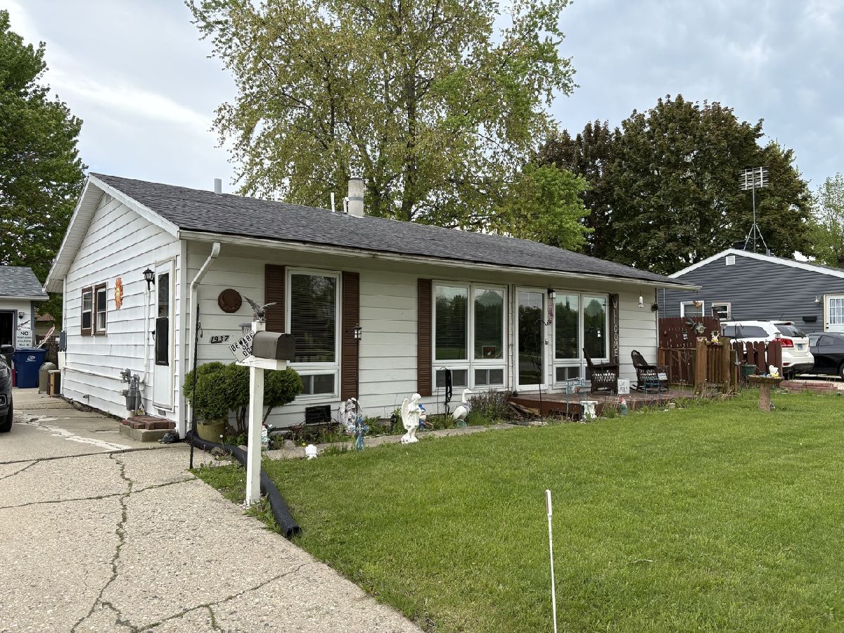 Homes & Condos & Townhomes Sold Marquette Highlands Waukegan Illinois, 1937 Western