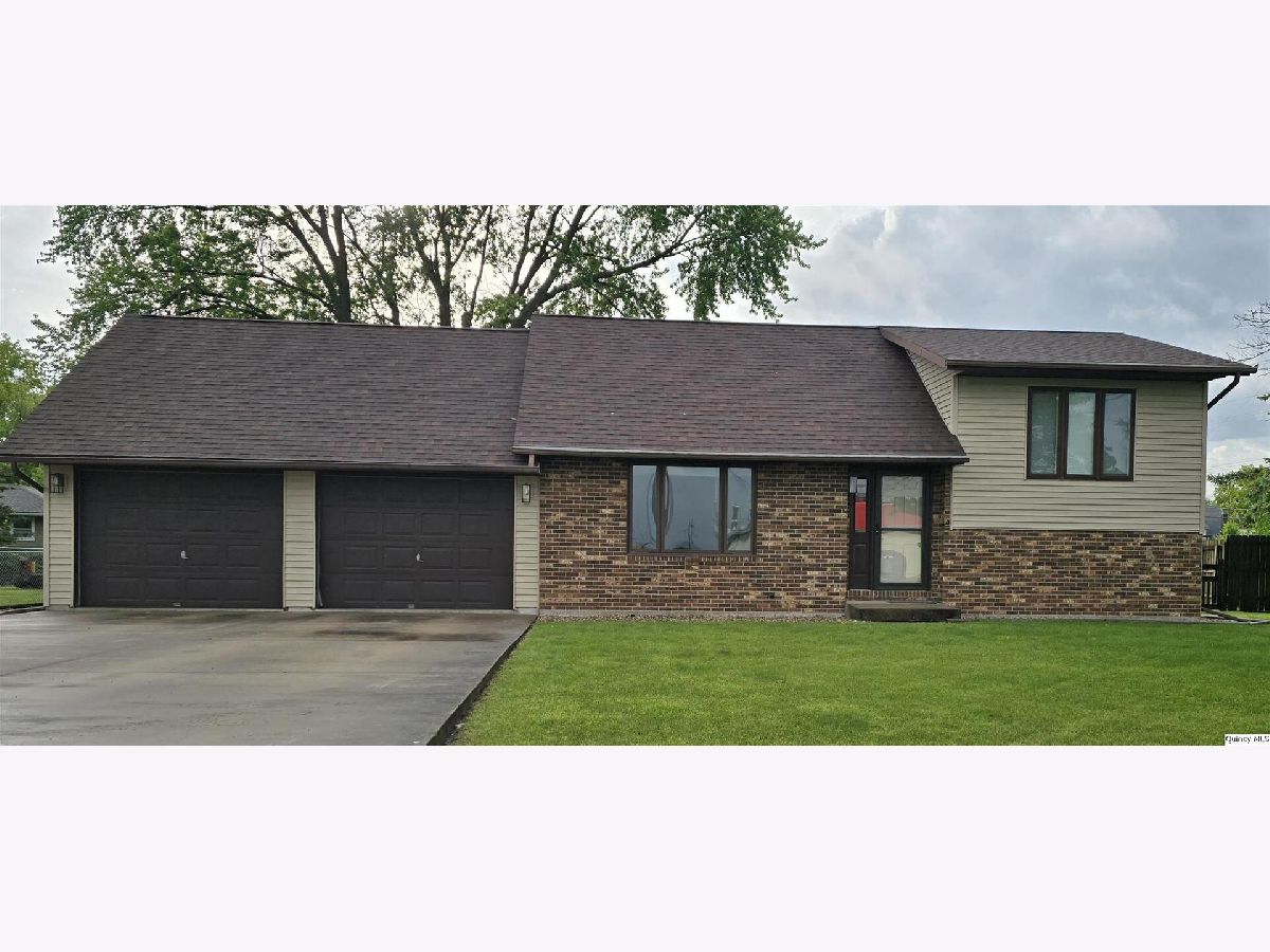  Sold Carthage Illinois, 200 Dallas Rd