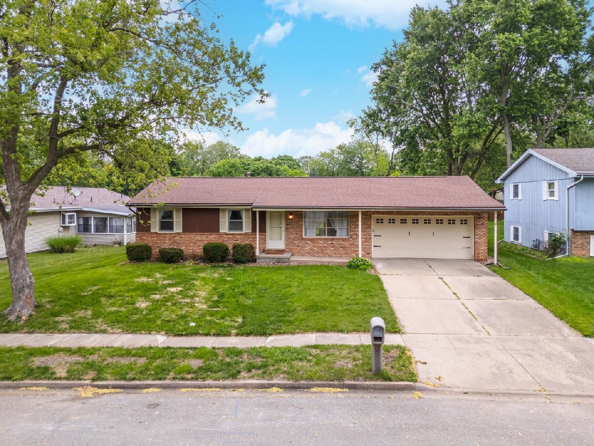 Homes & Condos & Townhomes Sold Washington East Bloomington Illinois, 114 Sesame