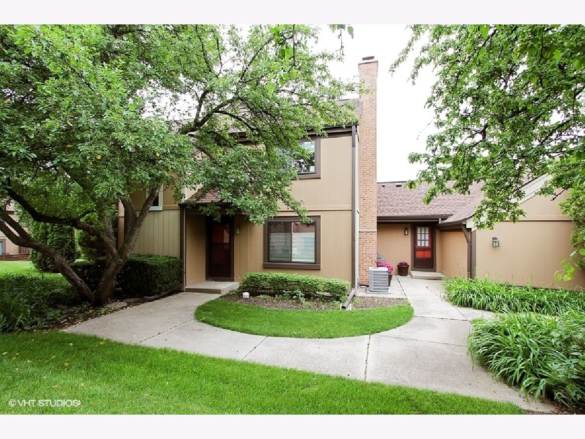 Townhomes & Homes Rented Crossings Buffalo Grove Illinois, 1575 Anderson