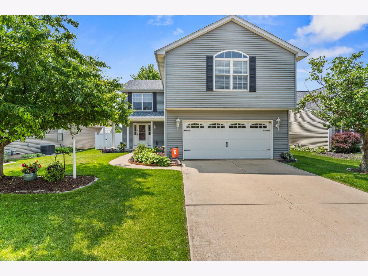Homes & Condominiums Sold Boulder Ridge Champaign Illinois, 3807 Sandstone