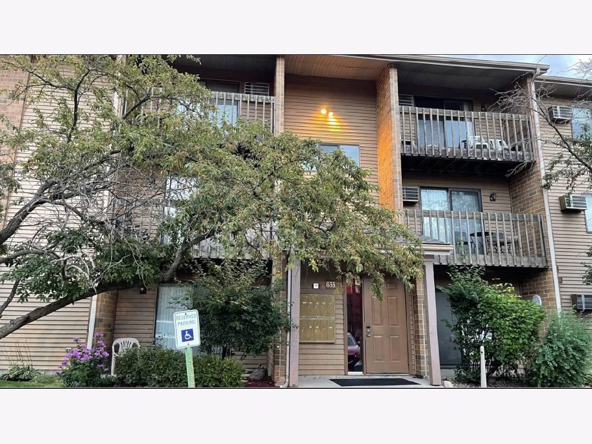 Condominiums Sold Virginia Road Condominiums Crystal Lake Illinois, 633 Virginia