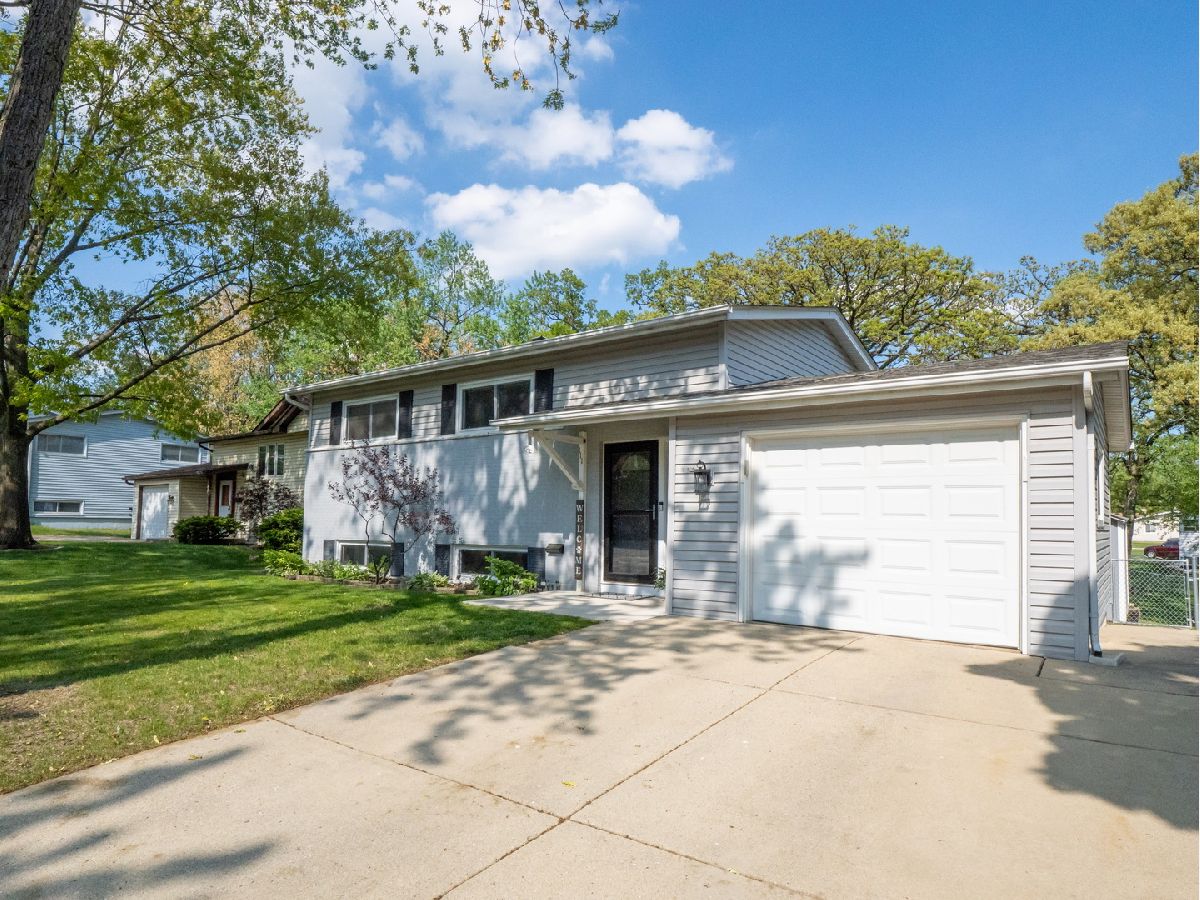 Homes Sold Fair Oaks Streamwood Illinois, 111 Timber