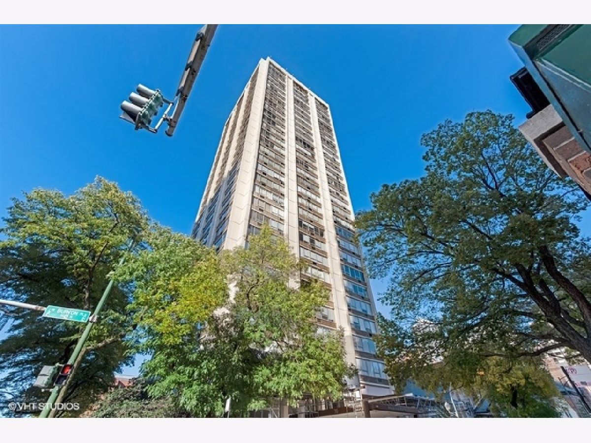 Condominiums Rented Faulkner House Chicago Illinois, 70 Burton