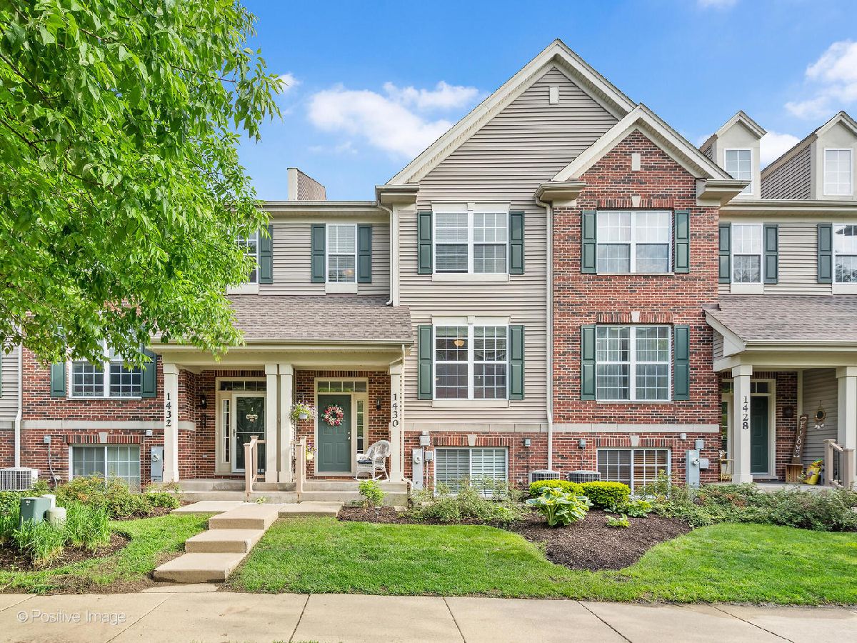 Townhomes Sold Fairfield Place Lombard Illinois, 1430 Fairfield