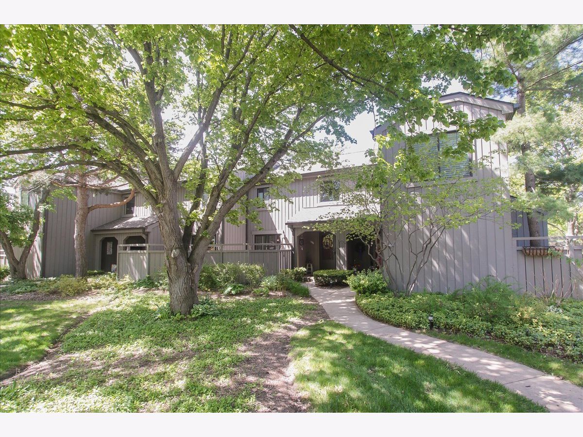 Townhomes & Condos Sold Lake Barrington Shores Lake Barrington Illinois, 196 Shoreline