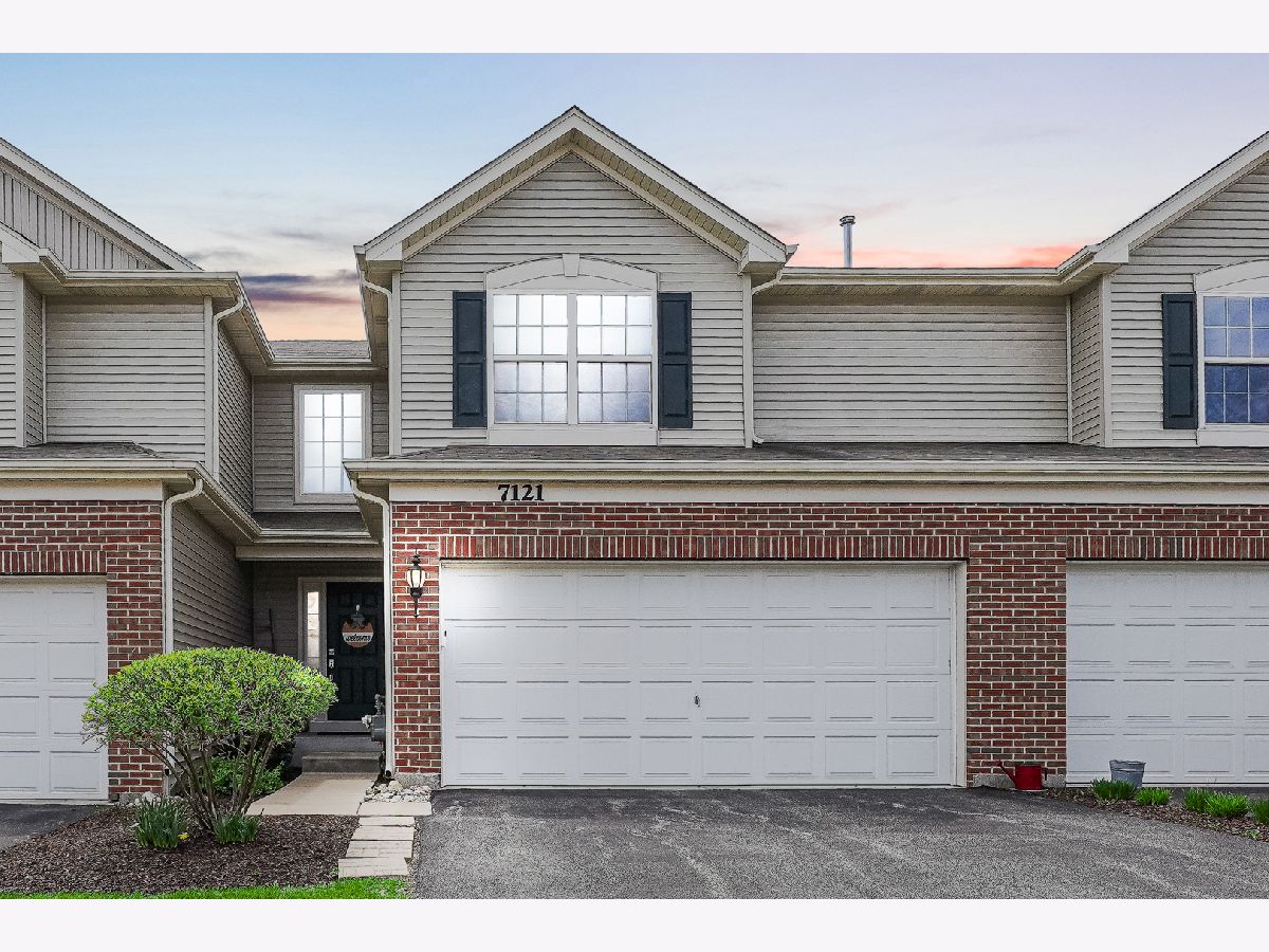 Townhomes Sold Country Club Hills Fox Lake Illinois, 7121 Mulligan