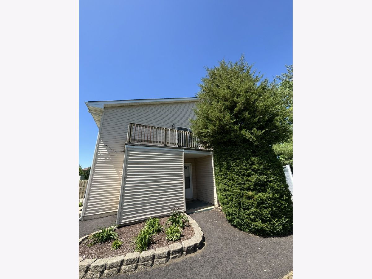  Rented Crest Hill Illinois, 2319 Aster