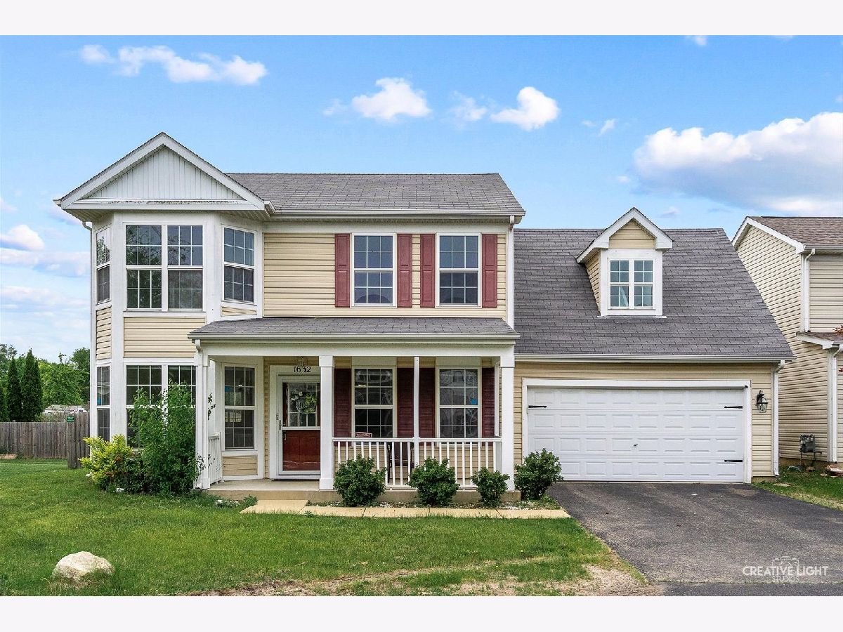 Homes & Townhomes & Condos Sold Hometown Aurora Illinois, 1632 Victoria Park