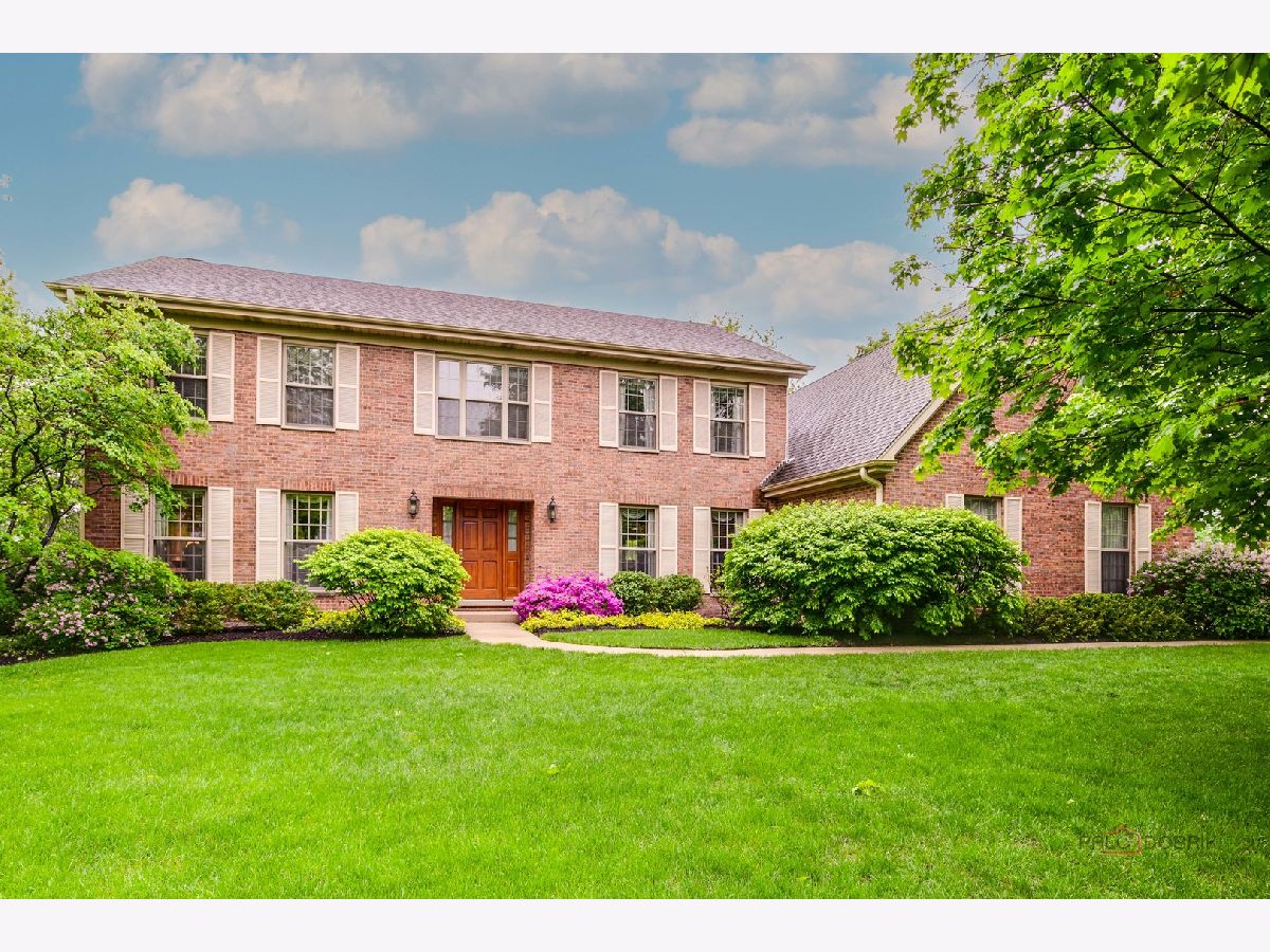 Townhomes & Condos & Homes Sold Woodlands Of Fiore Buffalo Grove Illinois, 2872 Whispering Oaks