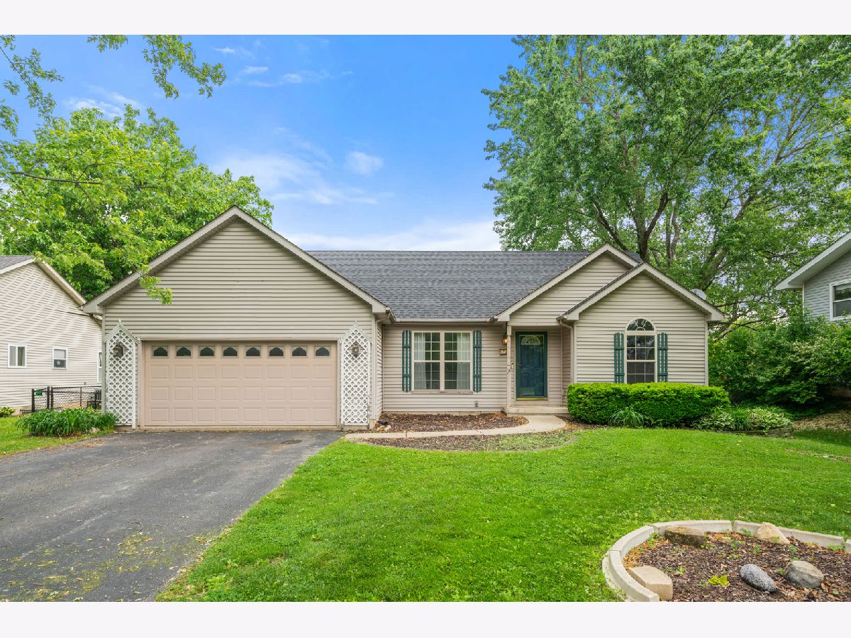  Sold Lake Holiday Illinois, 972 Sarah