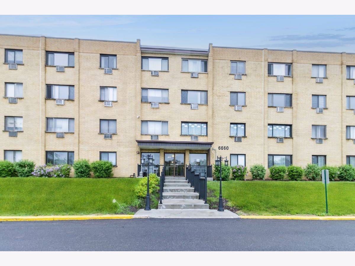 Condominiums Sold Country Club Condos Countryside Illinois, 6660 Brainard