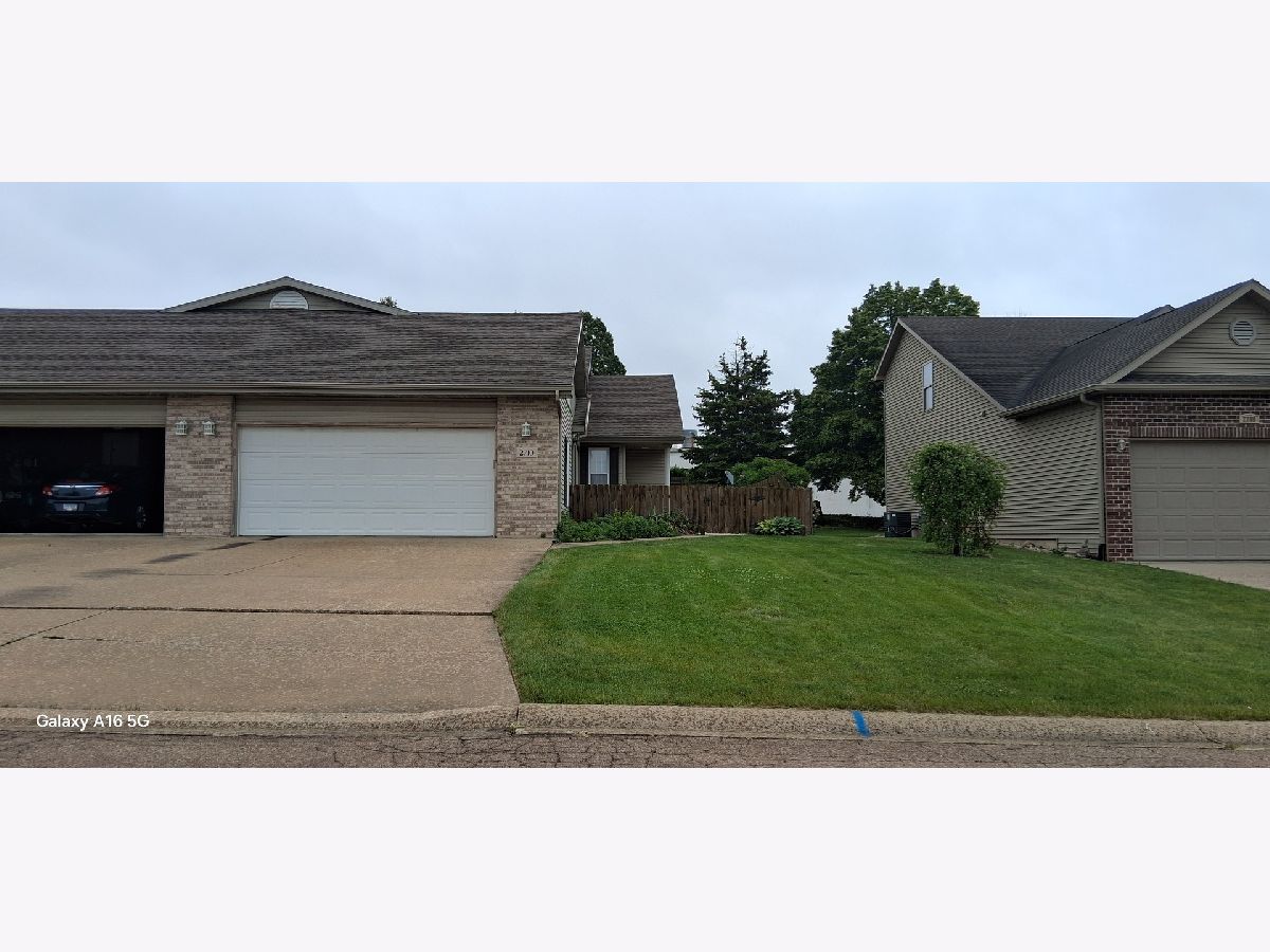 Townhomes & Homes Sold Deer Timber Ottawa Illinois, 2710 Deer