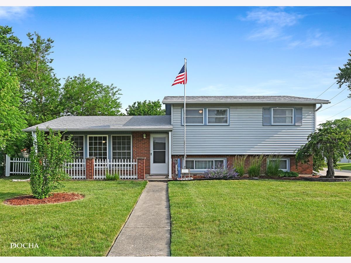 Homes & Condos & Townhomes Sold Arbury Hills Mokena Illinois, 9446 Magnolia