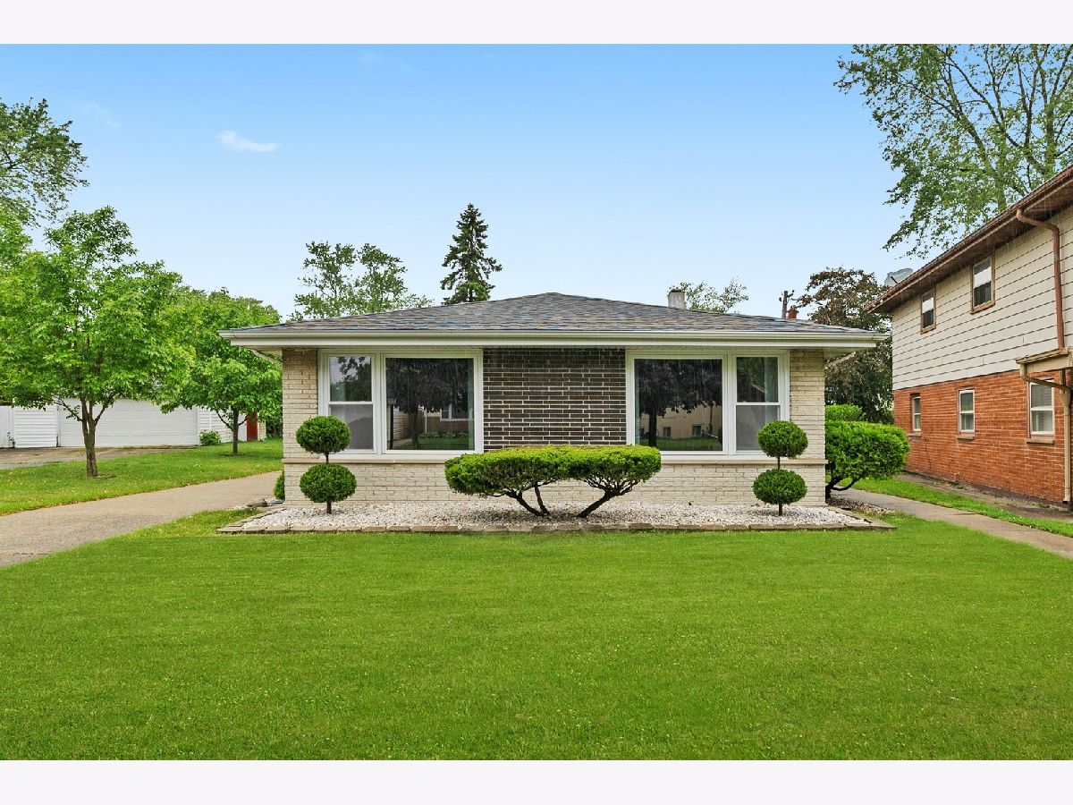 Homes & Condos & Townhomes For Sale Bradley Terrace Chicago Heights Illinois, 421 Carey Court