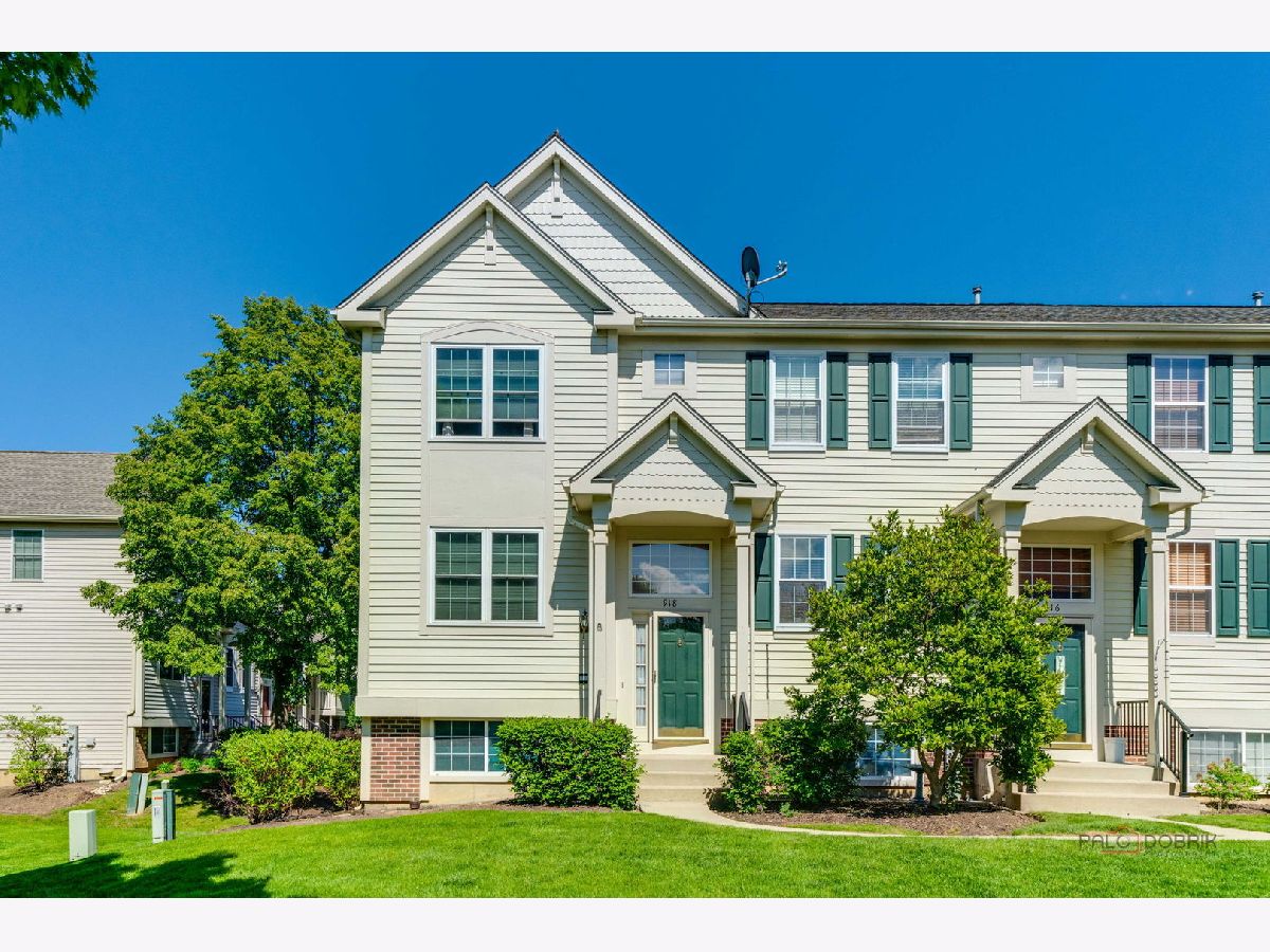 Townhomes & Homes Sold College Trail Grayslake Illinois, 918 Manchester
