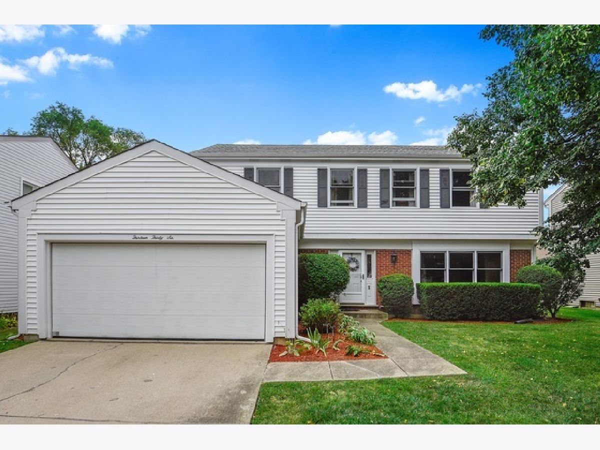 Homes Rented Strathmore Buffalo Grove Illinois, 1336 Larchmont
