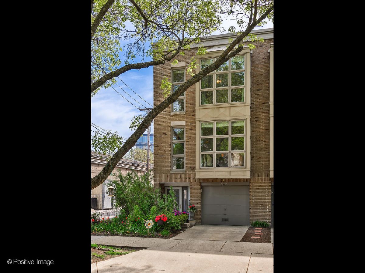 Townhomes Sold Lakewood Commons Chicago Illinois, 2393 Wayne