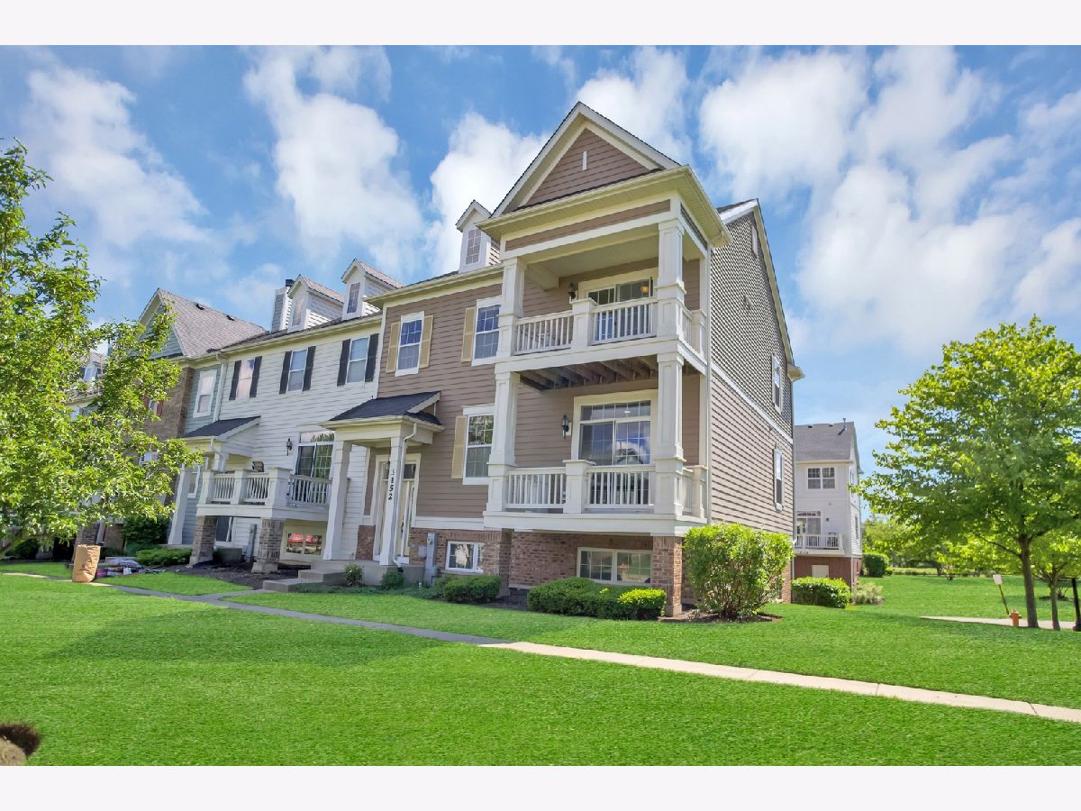  Rented Elgin Illinois, 3152 Taunton