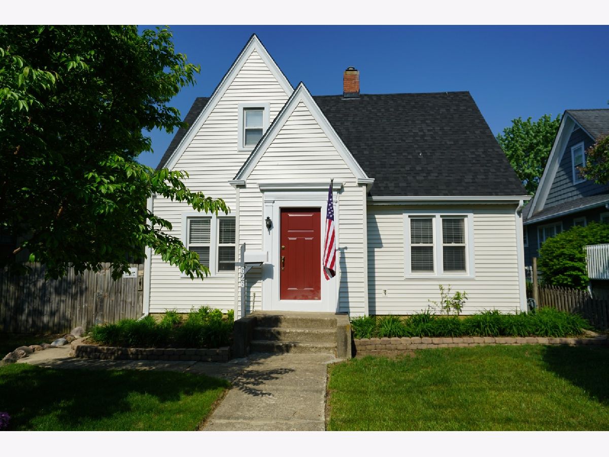Homes & Townhomes & Condos Rented Barrington Village Barrington Illinois, 626 Hough