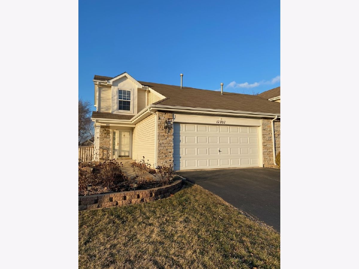  Rented Crest Hill Illinois, 17207 Dundee