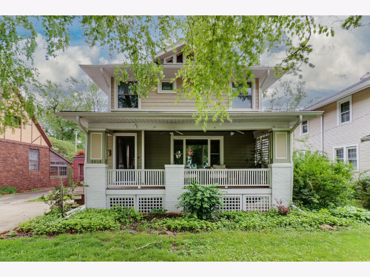 Homes & Condos & Townhomes Sold Founders Grove Bloomington Illinois, 2013 Taylor
