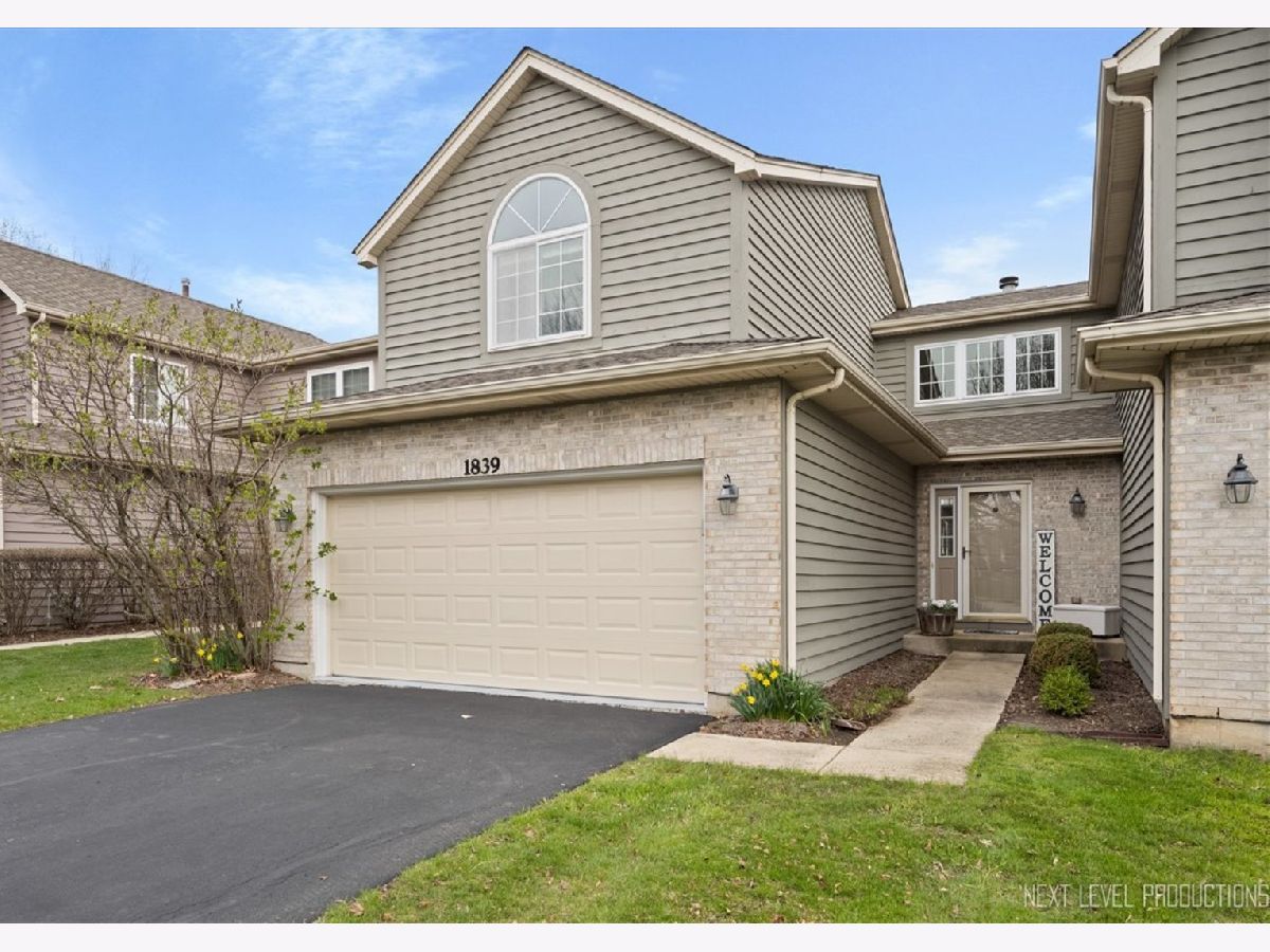 Townhomes Sold Winchester Trails Naperville Illinois, 1839 Tamahawk