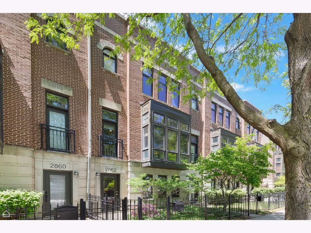 Townhomes & Condos & Homes Sold Columbia Place Chicago Illinois, 2862 Paulina