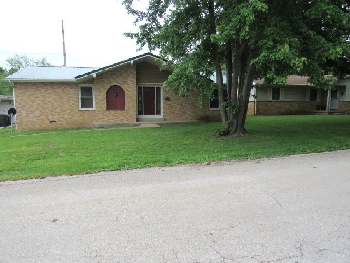 Homes & Condos & Townhomes Sold Cedarside Clinton Illinois, 309 Cedar