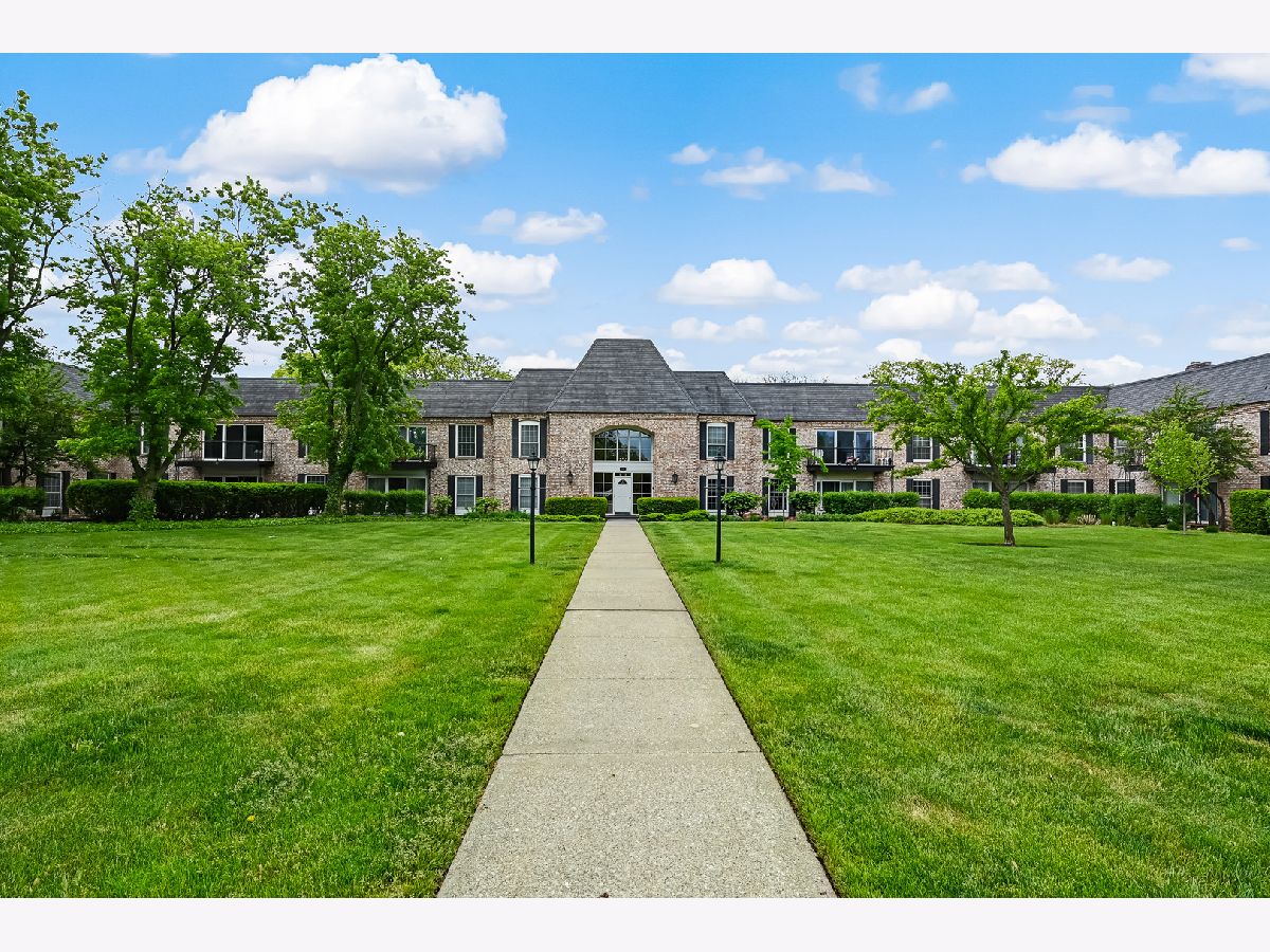  Sold Burr Ridge Illinois, 136 Carriage Way