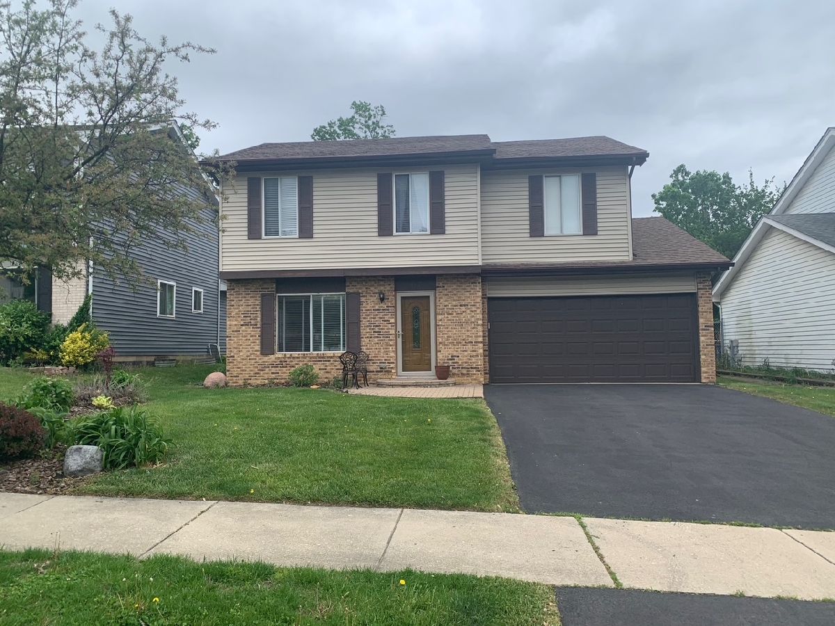 Homes & Condos & Townhomes Rented Spring Hill Naperville Illinois, 880 Springhill
